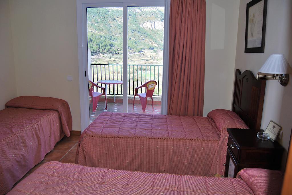 La Piedra Del Mediodia Hotel Cirat Kamer foto