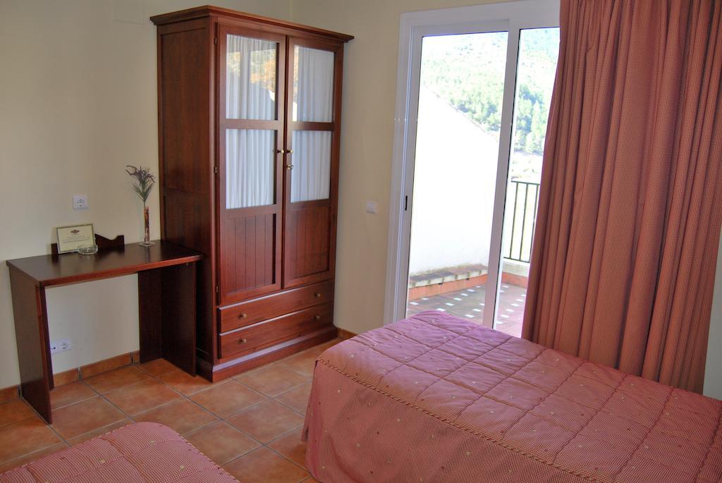 La Piedra Del Mediodia Hotel Cirat Kamer foto