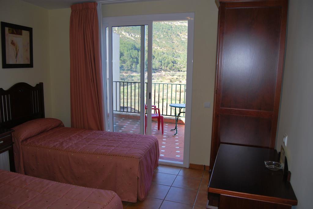 La Piedra Del Mediodia Hotel Cirat Kamer foto