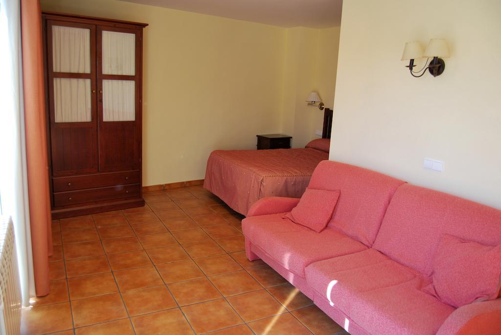 La Piedra Del Mediodia Hotel Cirat Kamer foto