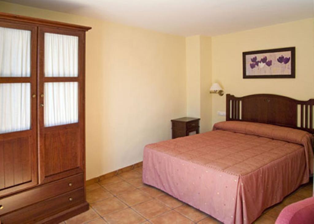 La Piedra Del Mediodia Hotel Cirat Kamer foto