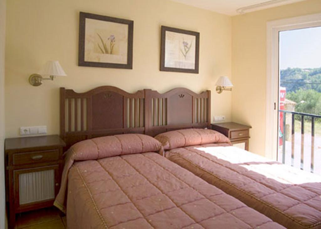 La Piedra Del Mediodia Hotel Cirat Kamer foto